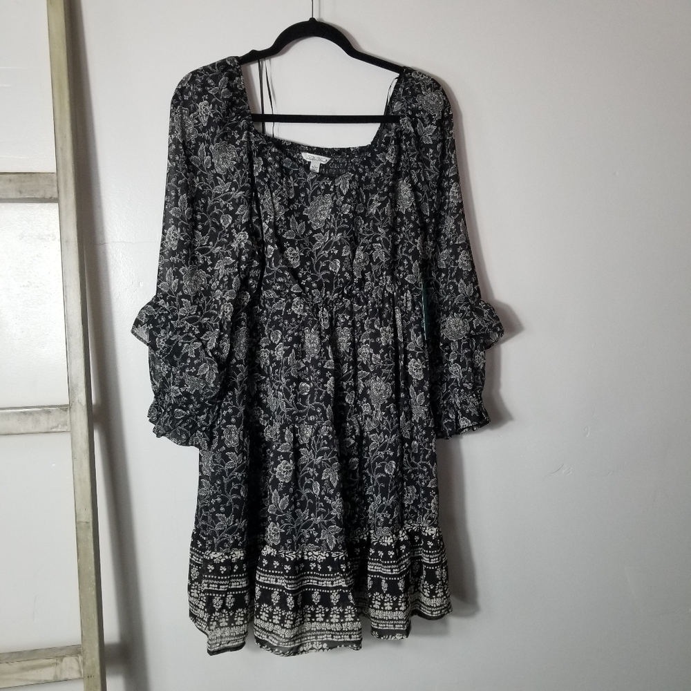NWT PIONEER WOMAN BLACK AND WHITE DRESS SIZE LARGE
